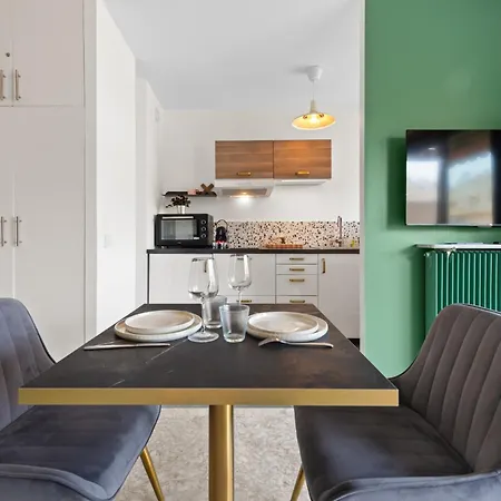 Apartman Climatise Avec Balcon A