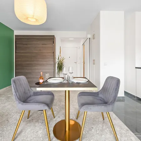 Apartman Climatise Avec Balcon A *