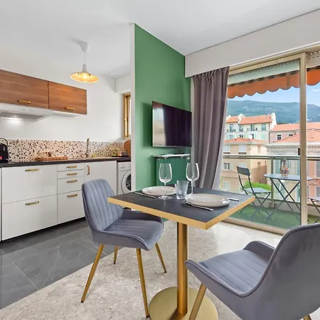 Climatise Avec Balcon A Apartman Menton